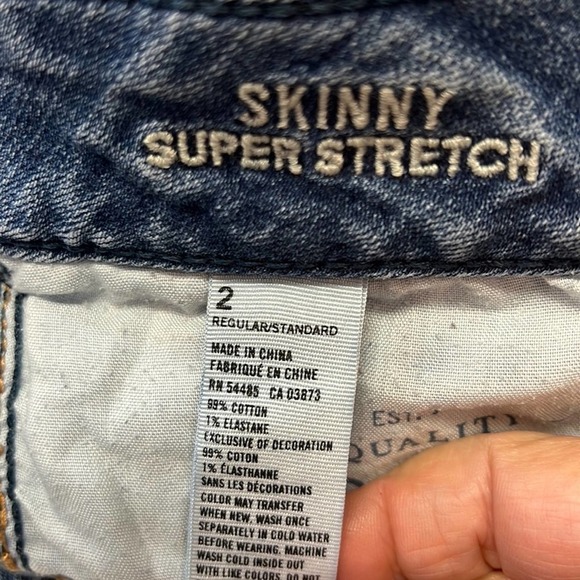 American Eagle Outfitters Skinny Super Stretch Thin Straight Leg Jeans. Size 2. - Picture 4 of 9